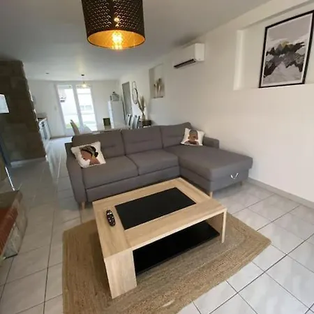 Appartement Tout Equipe 2 Chambres + Jardin Saix  Exterior photo
