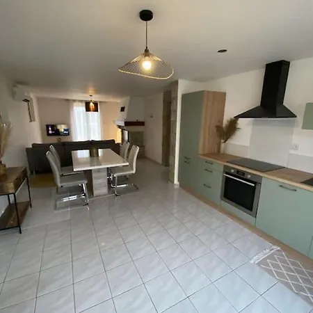 Appartement Tout Equipe 2 Chambres + Jardin Saix  Exterior photo