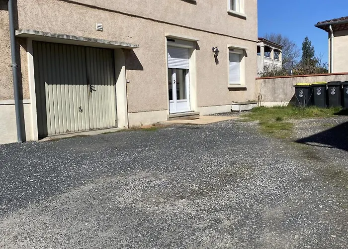 Appartement Tout Equipe 2 Chambres + Jardin