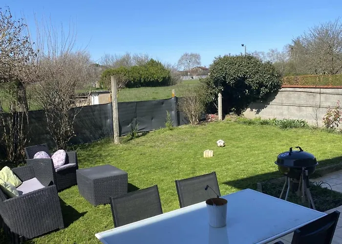 Appartement Tout Equipe 2 Chambres + Jardin